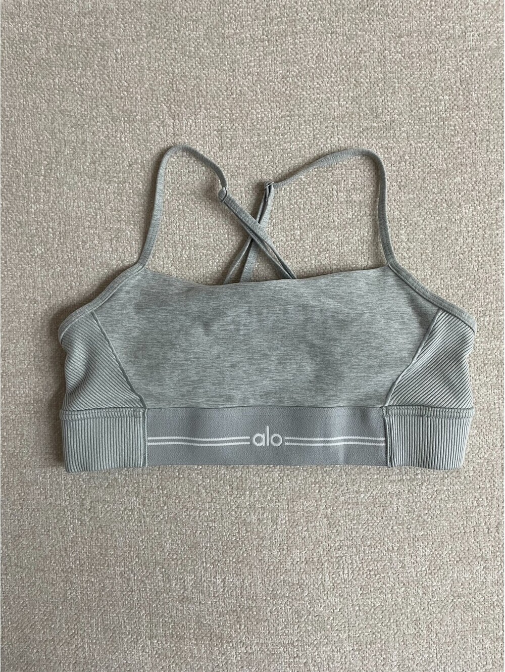 Alo Yoga Womens Medium Heather Gray Strappy Cross Back Sports Bra Logo Band